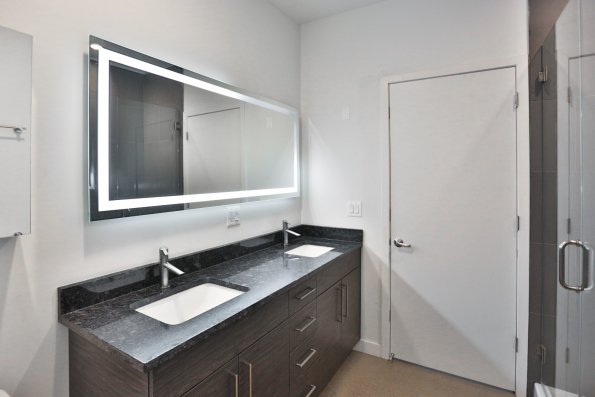 1062 N Ashland Ave Unit 301-12