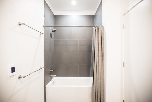 1062 N Ashland Ave Unit 301-8