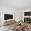 1515 W. Haddon- 208
