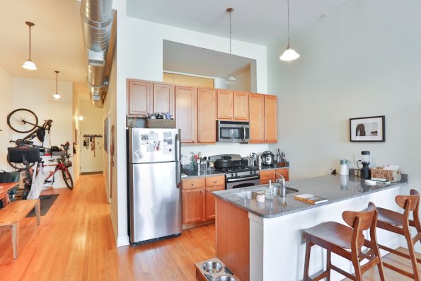 1552 N Milwaukee 3A-3