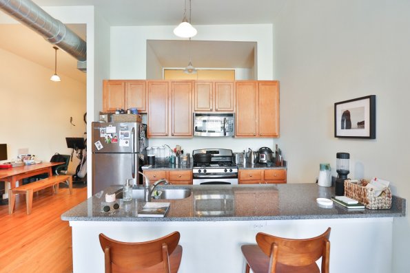 1552 N Milwaukee 3A-4