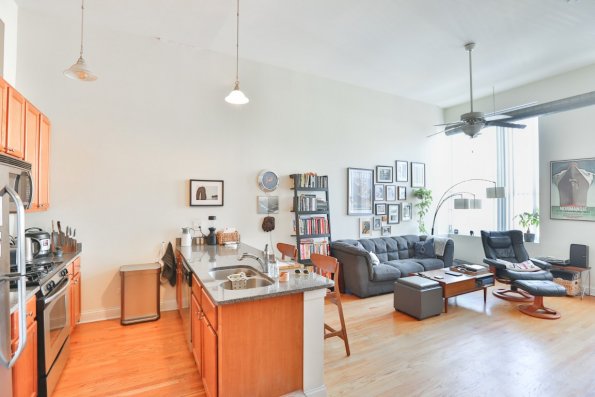 1552 N Milwaukee 3A-6