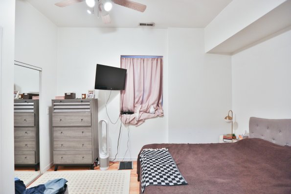 2039 W. Erie 2F-8